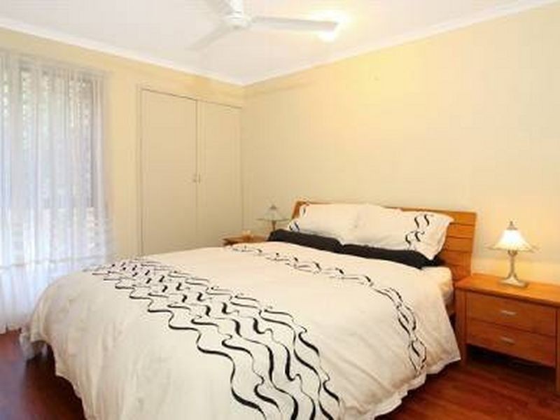 2/4 Gumbeel Court, Highland Park QLD 4211