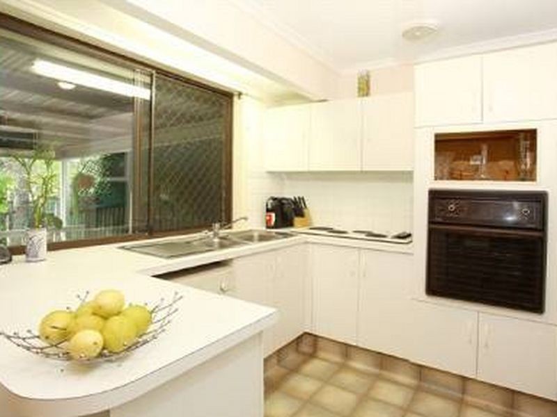 2/4 Gumbeel Court, Highland Park QLD 4211