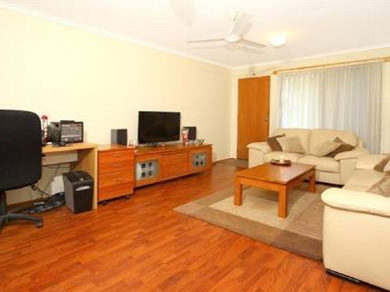 2/4 Gumbeel Court, Highland Park QLD 4211