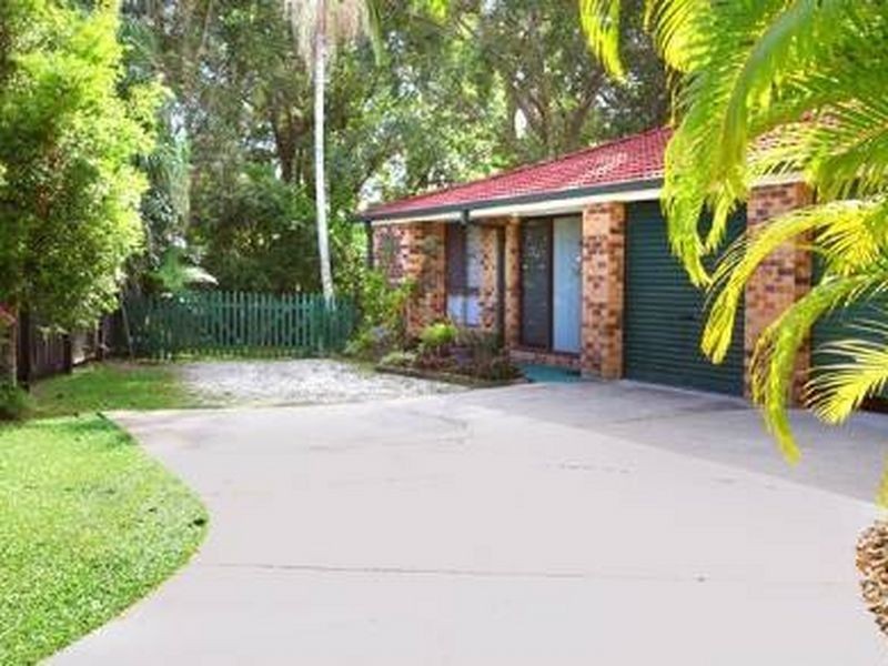 2/4 Gumbeel Court, Highland Park QLD 4211