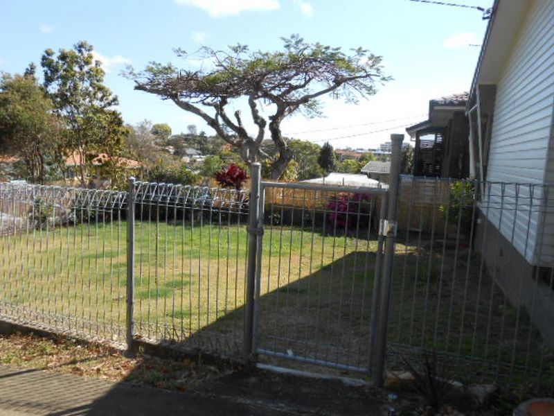 14 Sibyl Street, Southport QLD 4215