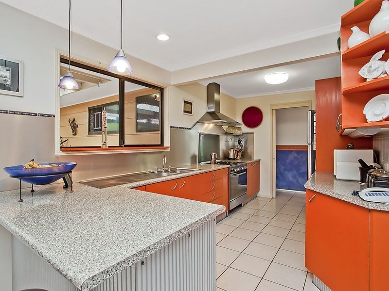 18 Alexander Drive, Highland Park QLD 4211