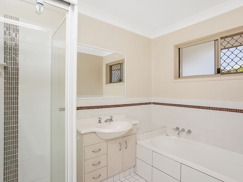 2/72 Paddington Drive, Carrara QLD 4211