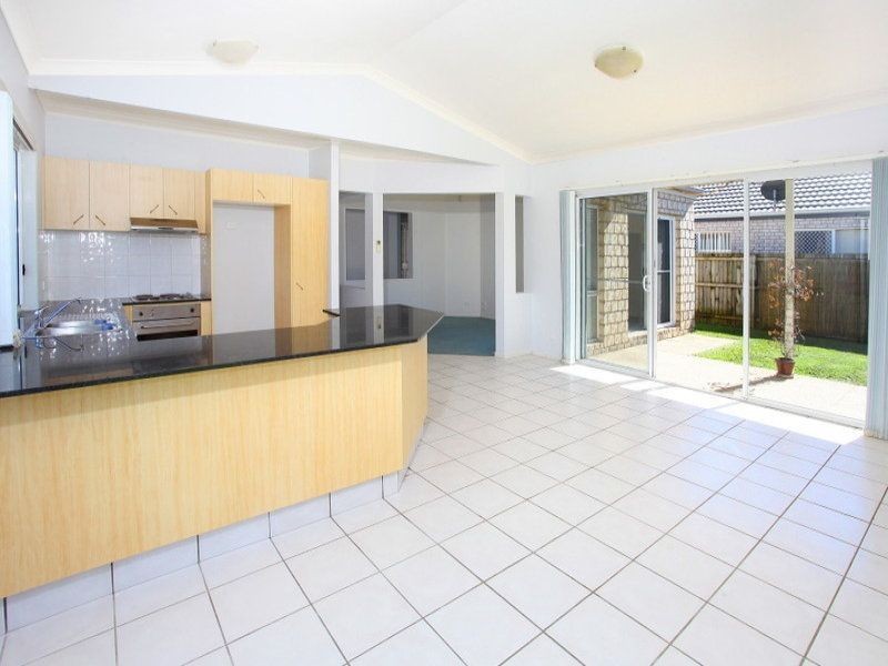 8 Linda Way, Upper Coomera QLD 4209