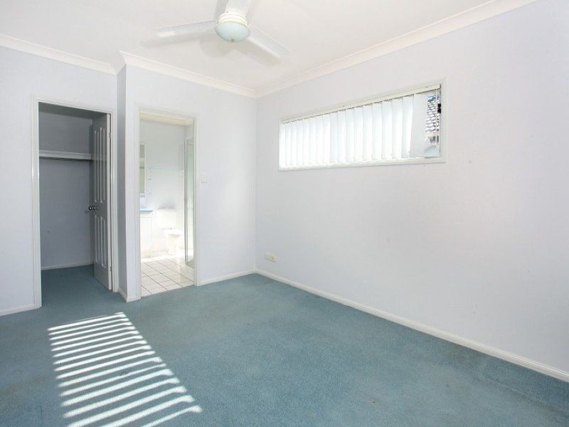 8 Linda Way, Upper Coomera QLD 4209