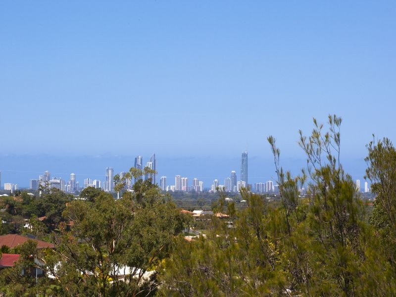 7 Tara Vista Boulevard, Highland Park QLD 4211