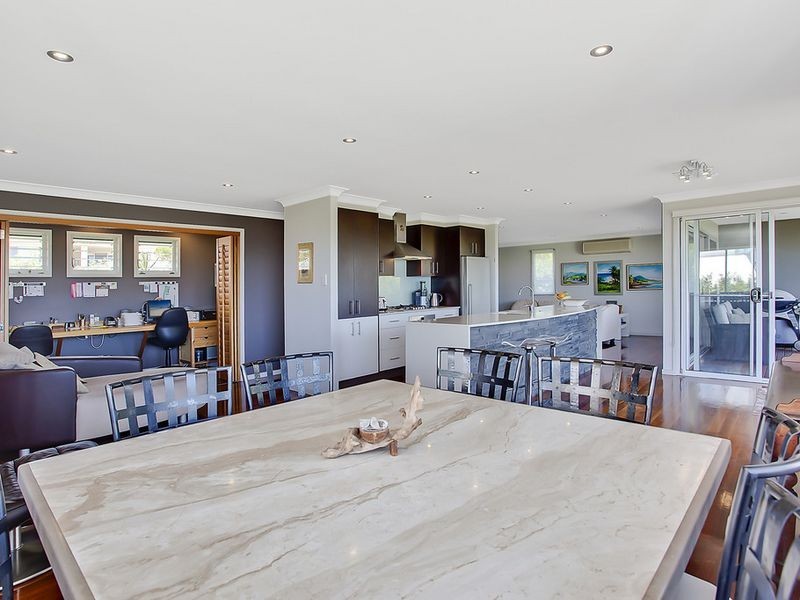 7 Tara Vista Boulevard, Highland Park QLD 4211