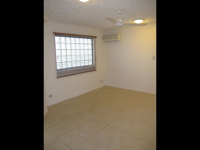 2/9 Stanhill Drive, Surfers Paradise QLD 4217