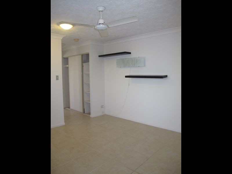 2/9 Stanhill Drive, Surfers Paradise QLD 4217