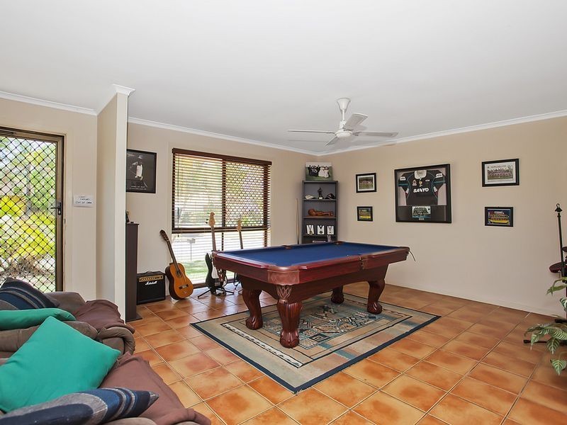 10 Canterbury Chase, Ashmore QLD 4214