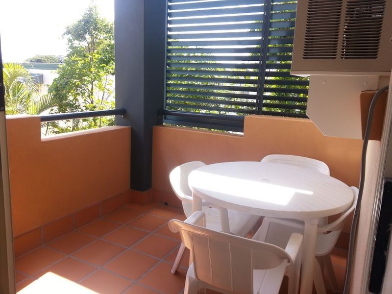 8/31-33 Mawarra Street, Surfers Paradise QLD 4217