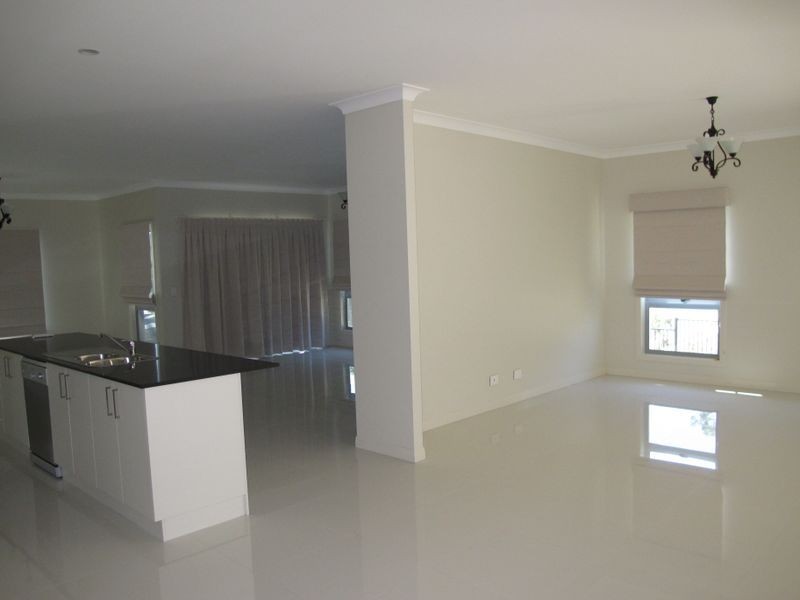 1 Sunbird Court, Gilston QLD 4211