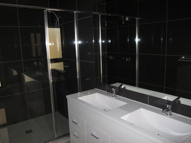 1 Sunbird Court, Gilston QLD 4211