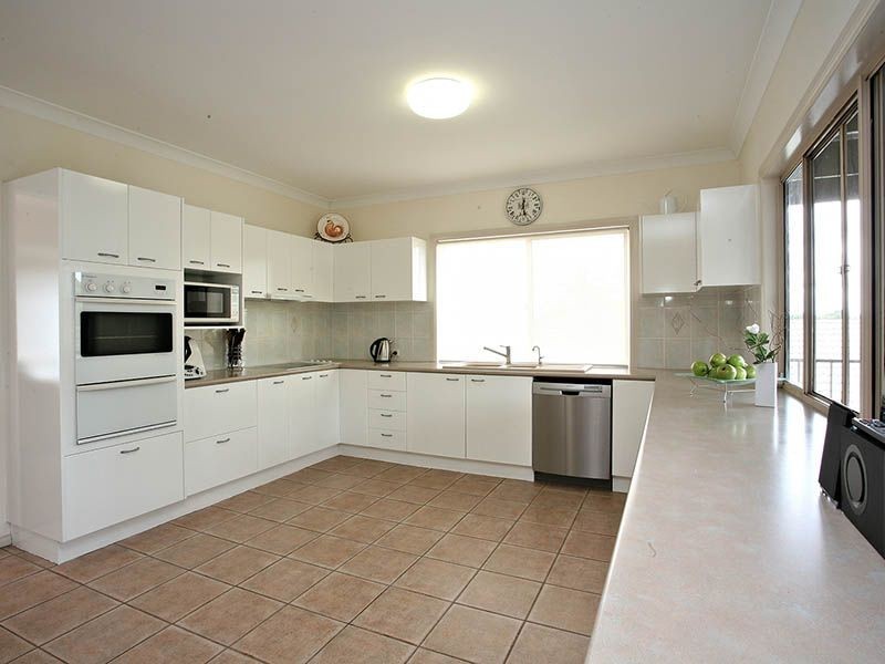 19 Trafalgar Street, Highland Park QLD 4211