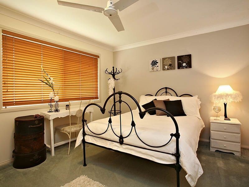 19 Trafalgar Street, Highland Park QLD 4211