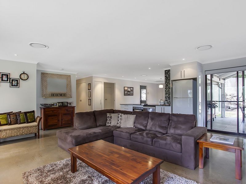 13 Richard Crescent, Highland Park QLD 4211