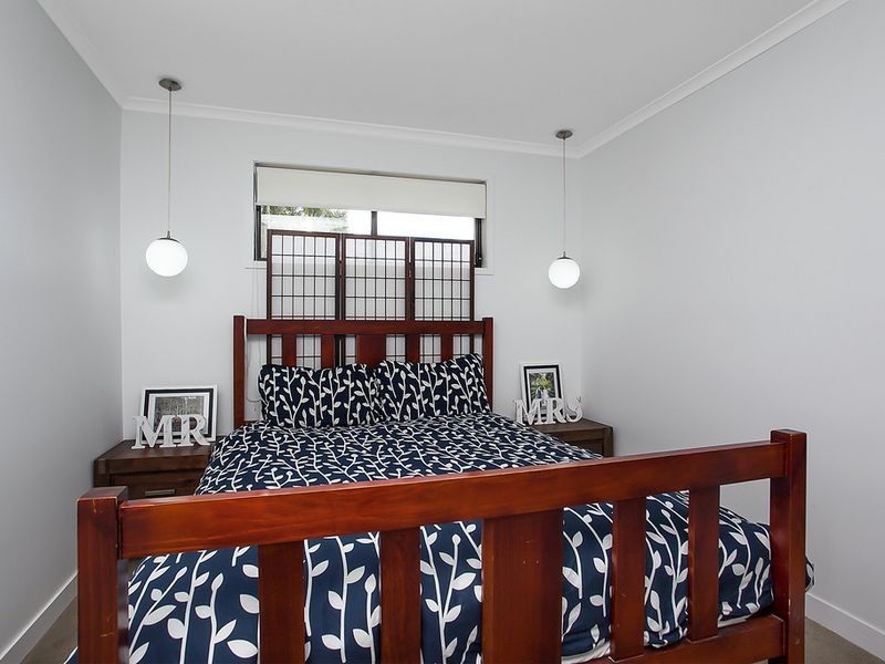 13 Richard Crescent, Highland Park QLD 4211