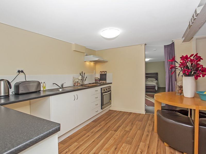 4 Wundowie Street, Nerang QLD 4211