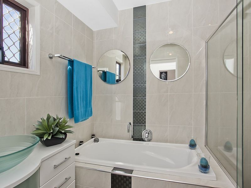 12 Bartlett Avenue, Nerang QLD 4211