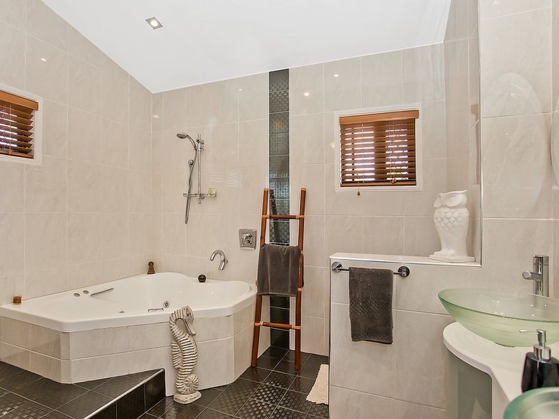12 Bartlett Avenue, Nerang QLD 4211