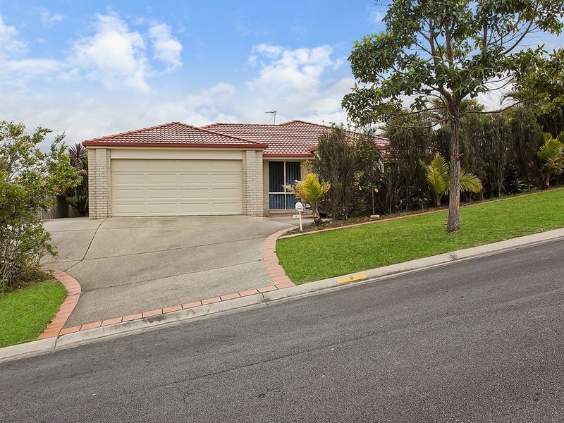 8 Hawker Street, Pacific Pines QLD 4211