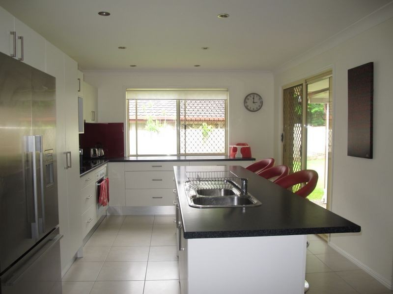 11 Lancaster Court, Nerang QLD 4211