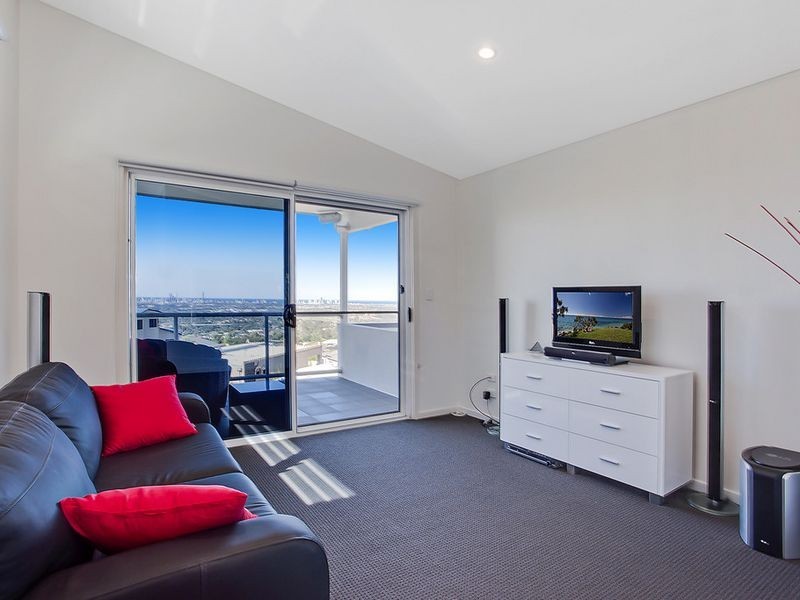 11 Chevron Rise, Highland Park QLD 4211