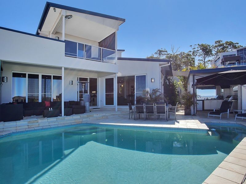 11 Chevron Rise, Highland Park QLD 4211