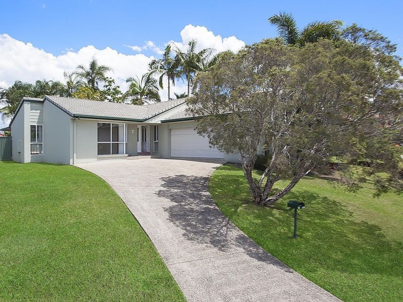 7 Elsemore Court, Carrara QLD 4211