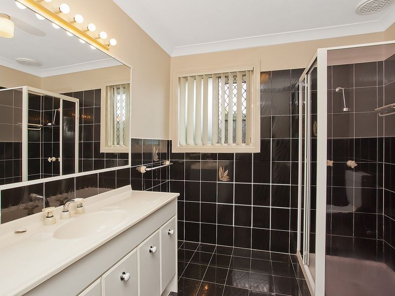 7 Elsemore Court, Carrara QLD 4211