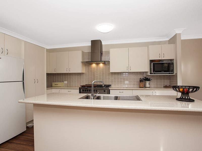 2/3 The Avenue, Nerang QLD 4211