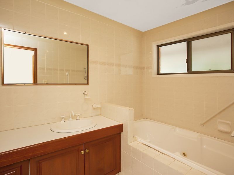 7 Dearne Place, Carrara QLD 4211