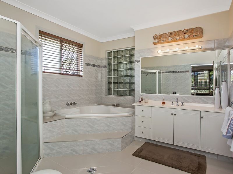 13 Elsemore Court, Carrara QLD 4211