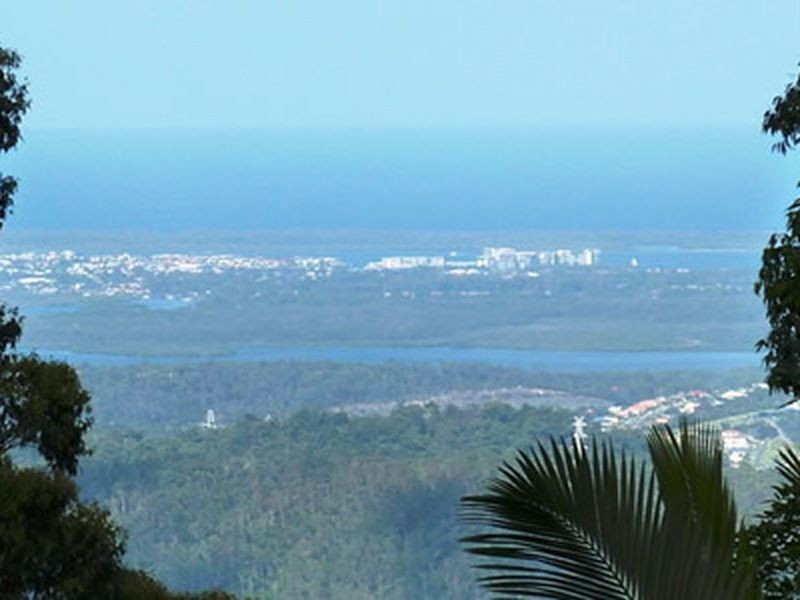 54 Landman Court, Clagiraba QLD 4211