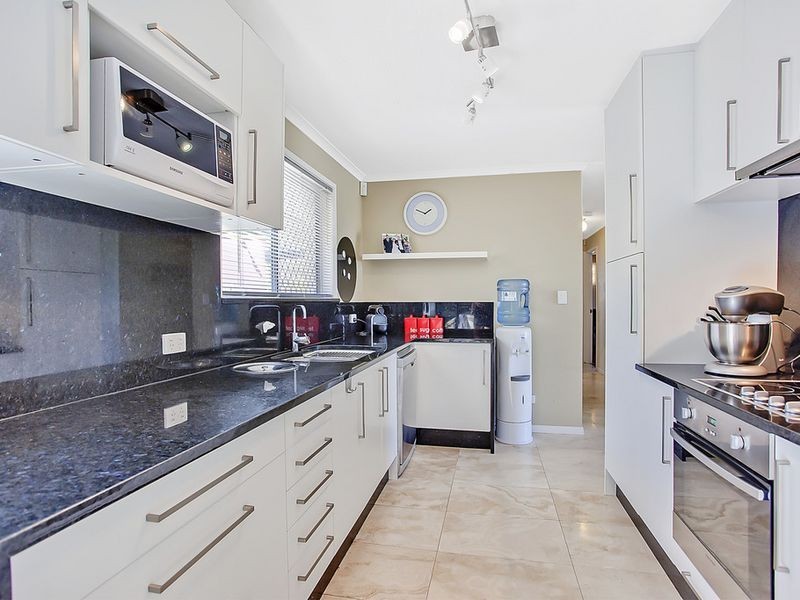 14 Plateau Crescent, Carrara QLD 4211