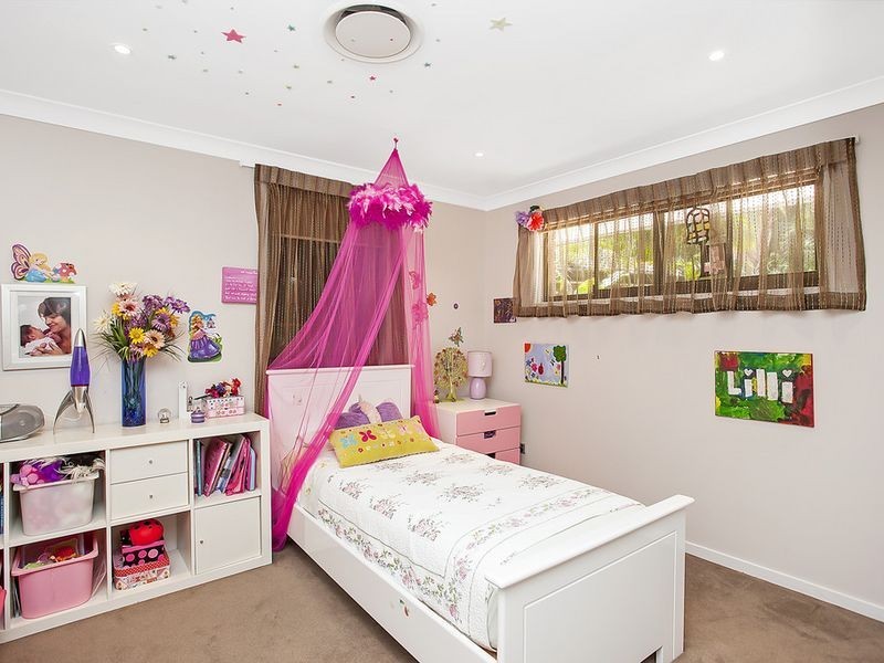 22 Yarraowee Drive, Nerang QLD 4211