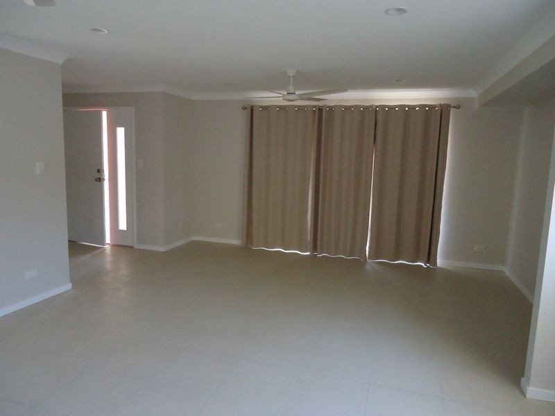 54 Alison Road, Carrara QLD 4211