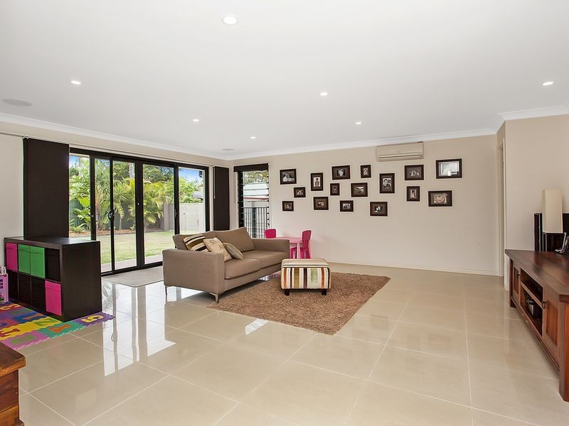 58 Nerang River Drive, Nerang QLD 4211