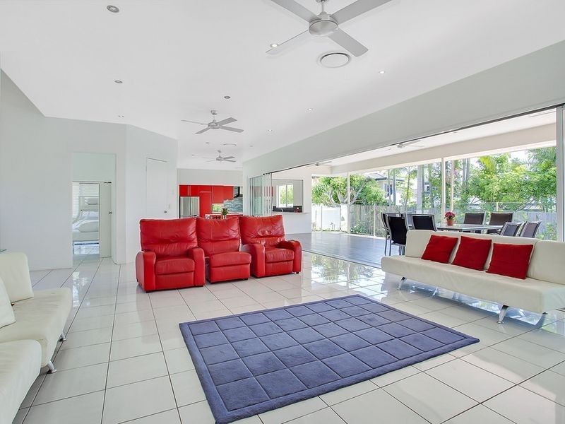 3 Ainsley Avenue, Ashmore QLD 4214