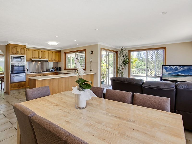 11 Elsemore Court, Carrara QLD 4211