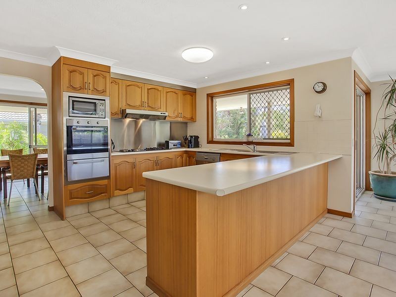 11 Elsemore Court, Carrara QLD 4211