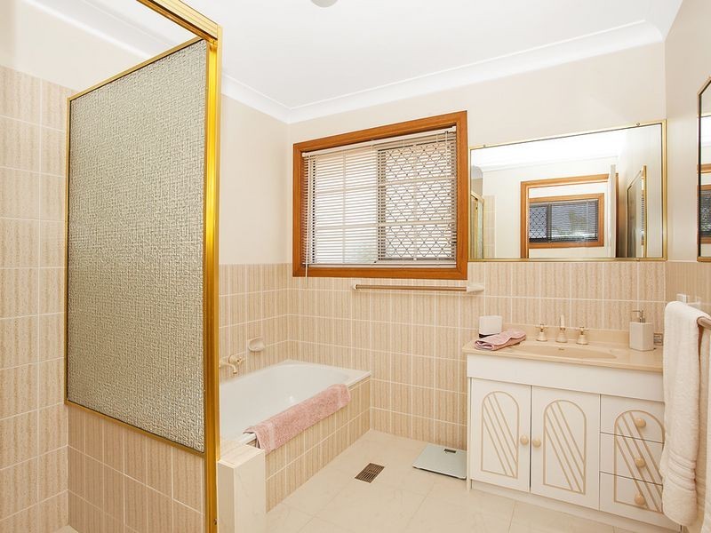 11 Elsemore Court, Carrara QLD 4211