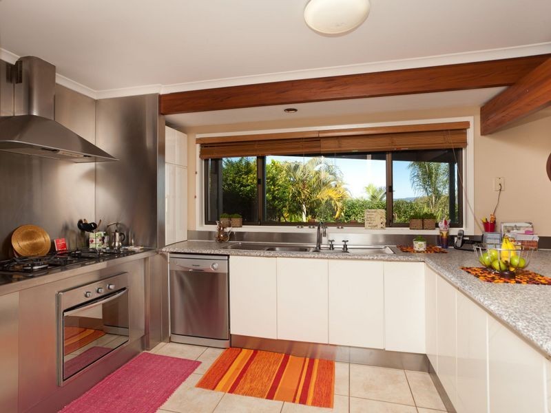 26 Summit Crescent, Carrara QLD 4211