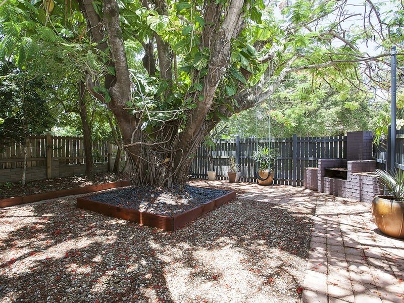 19 Paradise Street, Nerang QLD 4211