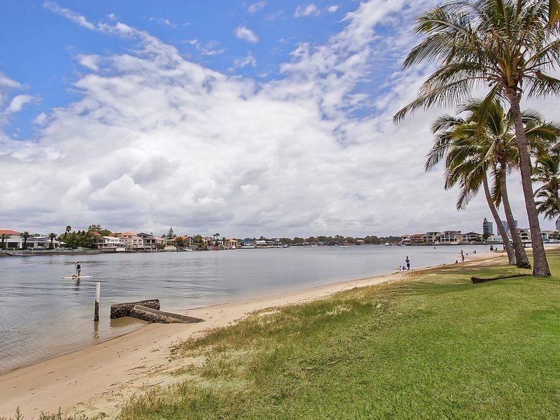 1/49B Palm Avenue, Surfers Paradise QLD 4217