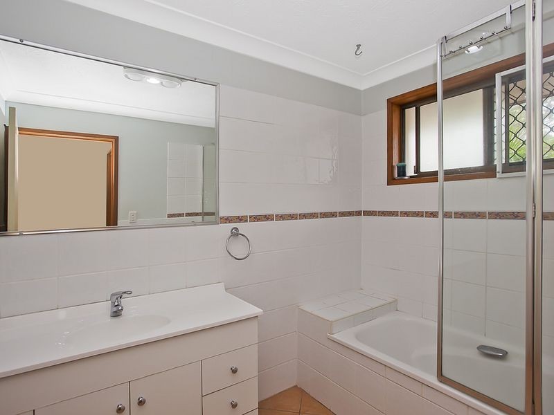 21 Balfour Crescent, Highland Park QLD 4211