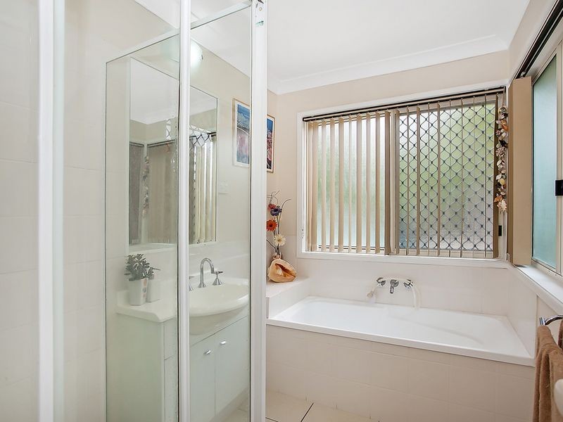 12 Wedgetail Lane, Nerang QLD 4211