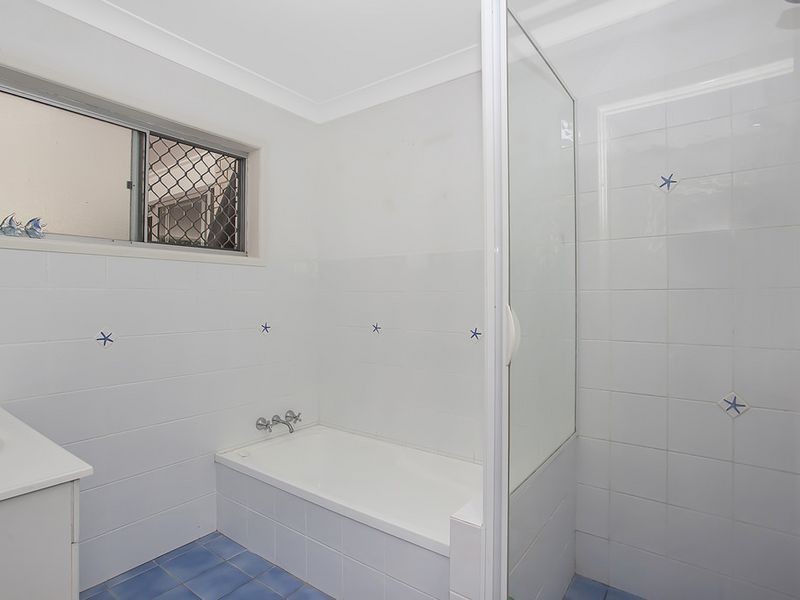 33 Mualla Drive, Ashmore QLD 4214