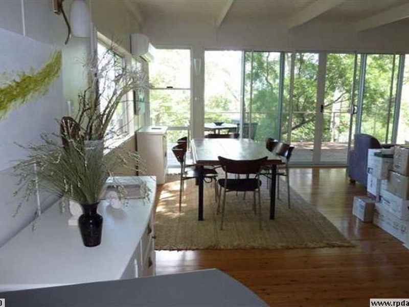 101 Ocean Parade, Burleigh Heads QLD 4220