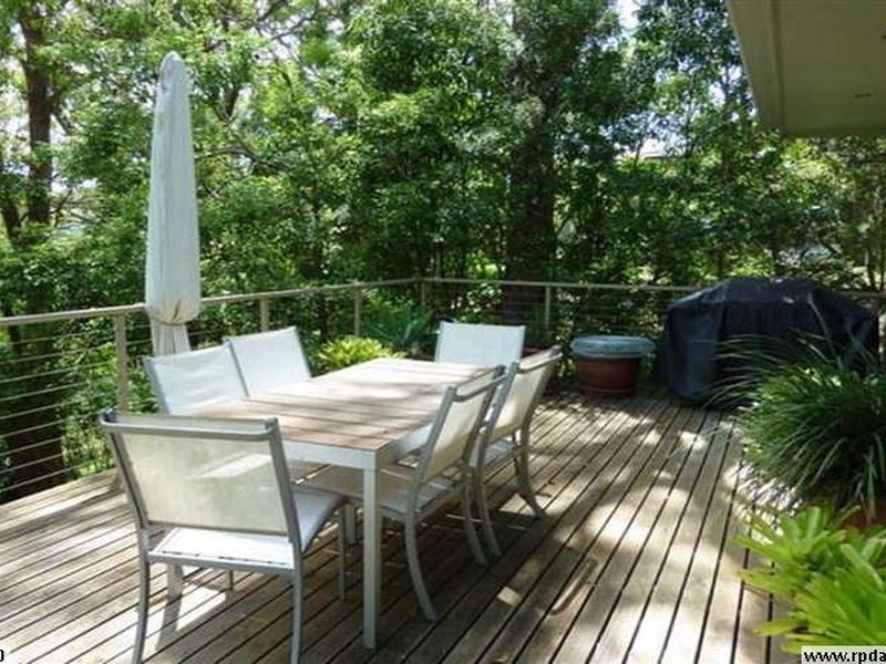 101 Ocean Parade, Burleigh Heads QLD 4220